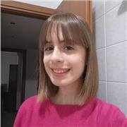 Offro supporto per bambini della scuola primaria e ragazzi delle scuole medie aiutando nei compiti e nello studio.